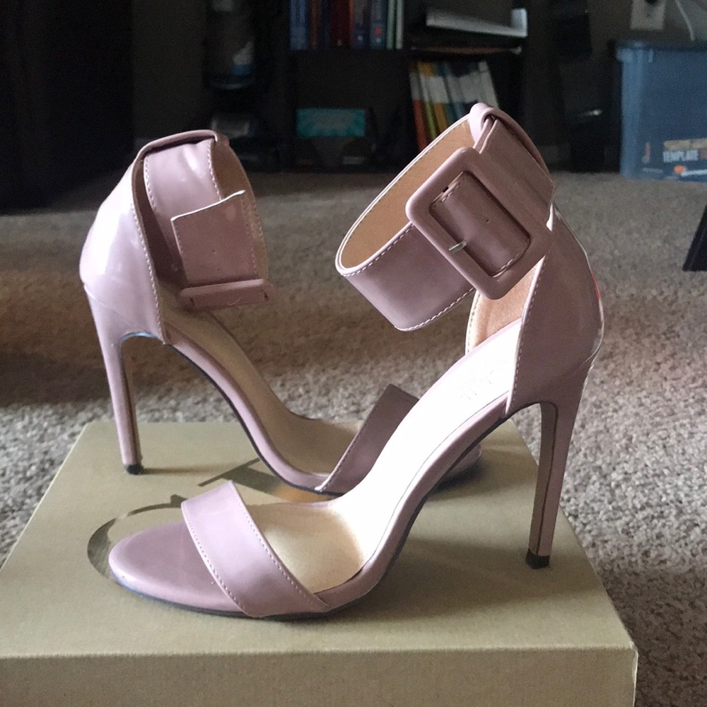 Heels - Picture 2 of 3